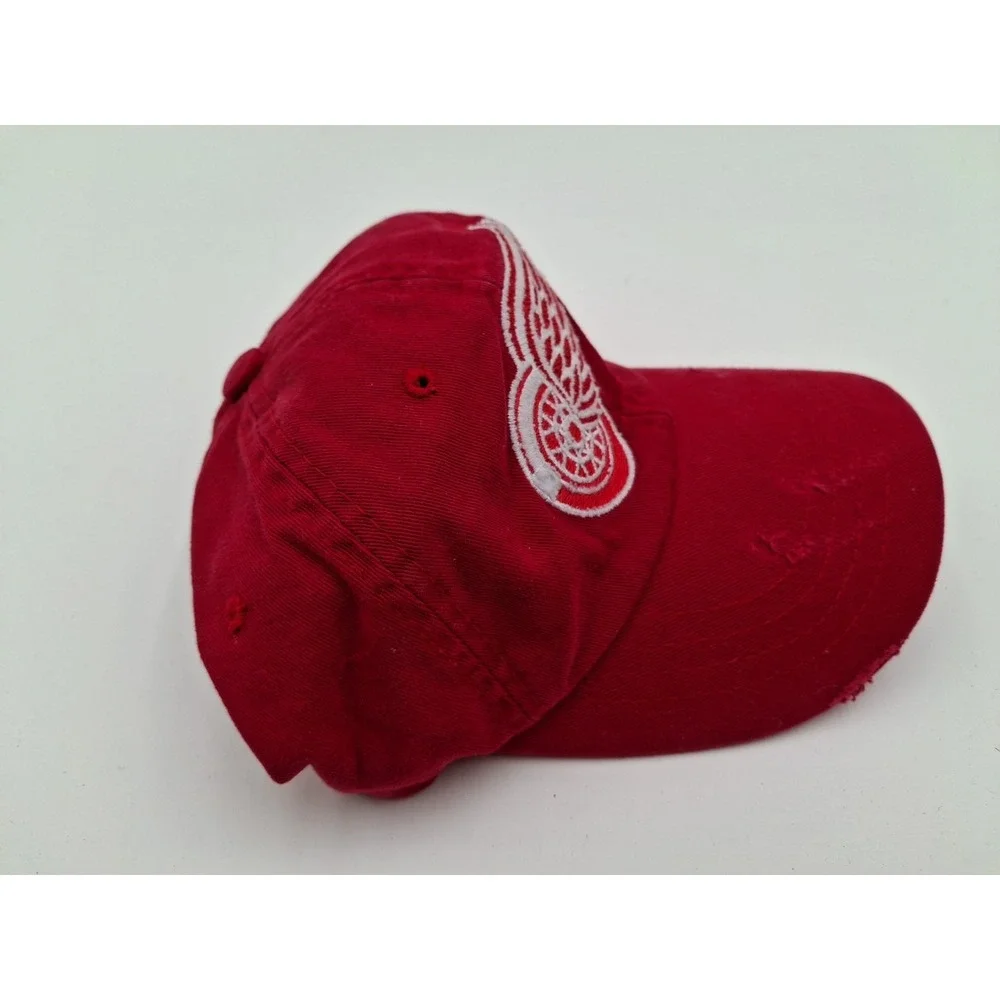 Detroit Red Wings Retro Brand Red Worn Vintage Flexfit Slouch Hat S/M, New